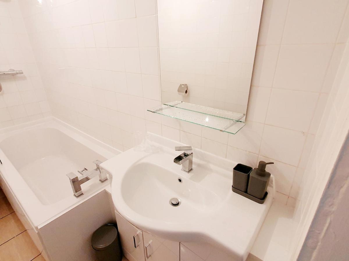 Station Apartment เบลส์ฮิลล์ ภายนอก รูปภาพ